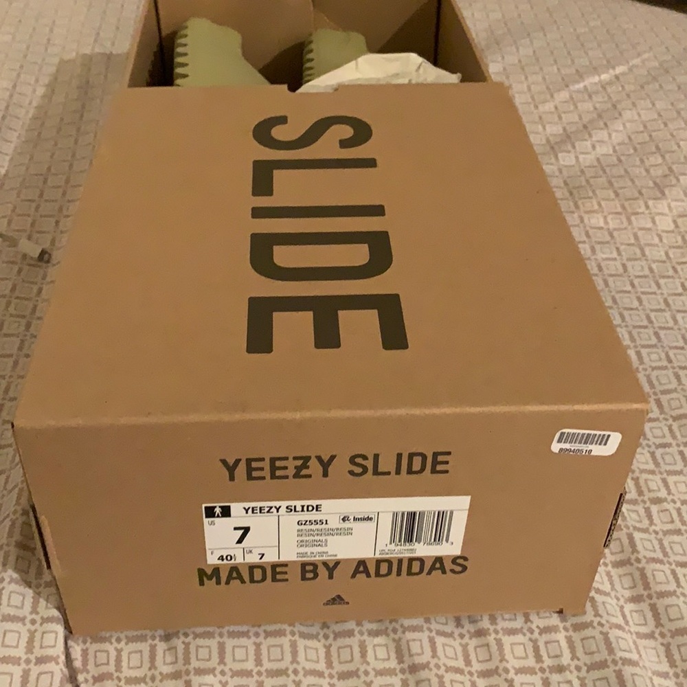 Yeezy slides authentic